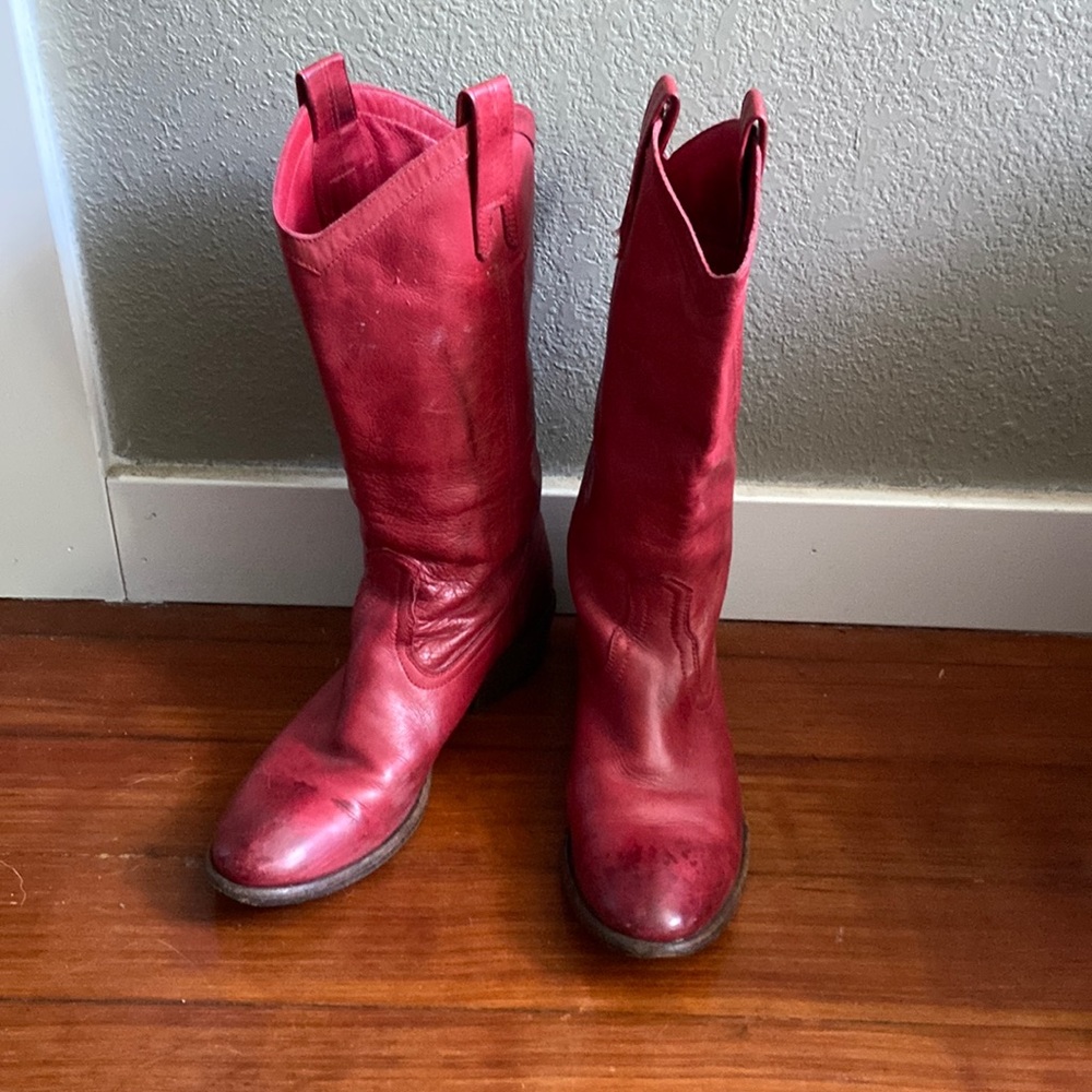 Frye Carson Boots Red